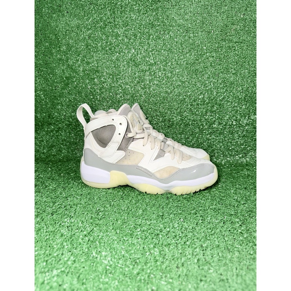 Air Jordan Womens Size 7 Jumpman Two Trey White Grey Basketball Shoes DR9631-002